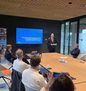 Bezoek gedeputeerde Zevenbergen aan de TU Delft