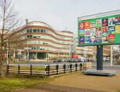 Provinciehuis met daarvoor het verkiezingsbord