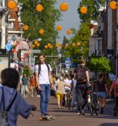 Foto van een winkelstraat in Gouda